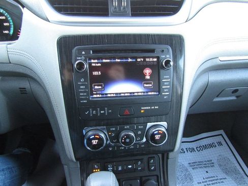 Used 2016 Chevrolet Traverse LT image 19