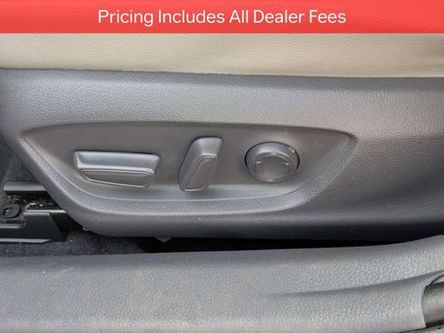 Used 2021 Toyota Camry SE w/ Convenience Package FWD image 20