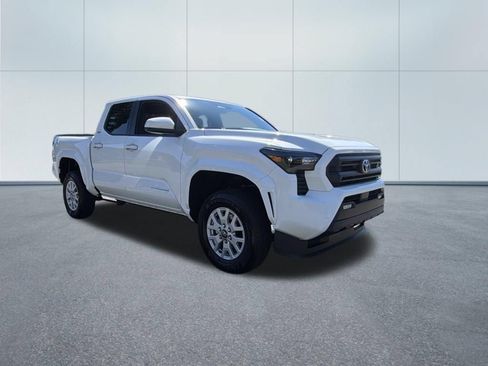 Used 2026 Toyota Tacoma SR5 AWD/4WD image 4