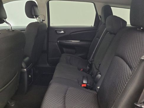 Used 2018 Dodge Journey SE w/ Connectivity Group FWD image 18
