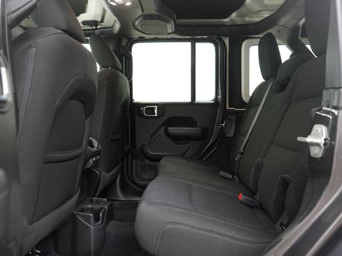 Used 2022 Jeep Wrangler Unlimited Sport image 19