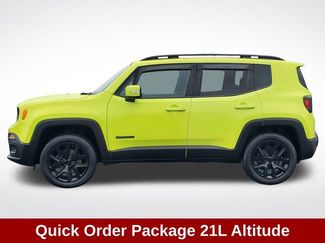 Used 2017 Jeep Renegade Altitude video 2