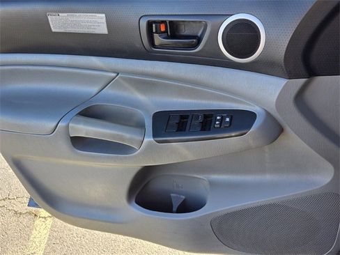 Used 2013 Toyota Tacoma 4x4 Double Cab w/ TRD Off-Road Pkg image 29