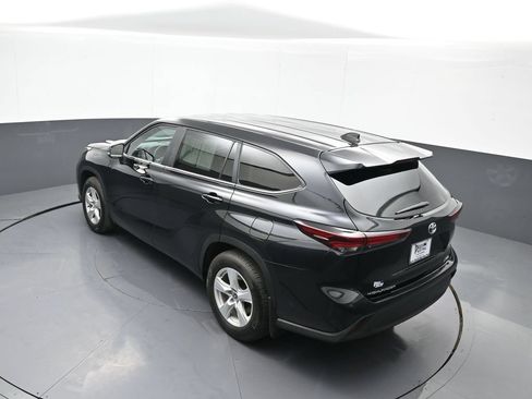 Certified 2025 Toyota Highlander LE AWD/4WD image 41