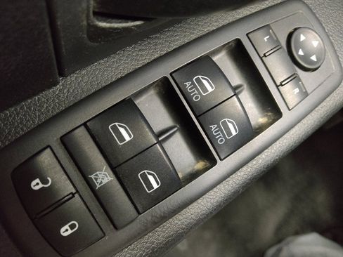 Used 2018 RAM 1500 Tradesman AWD/4WD image 27