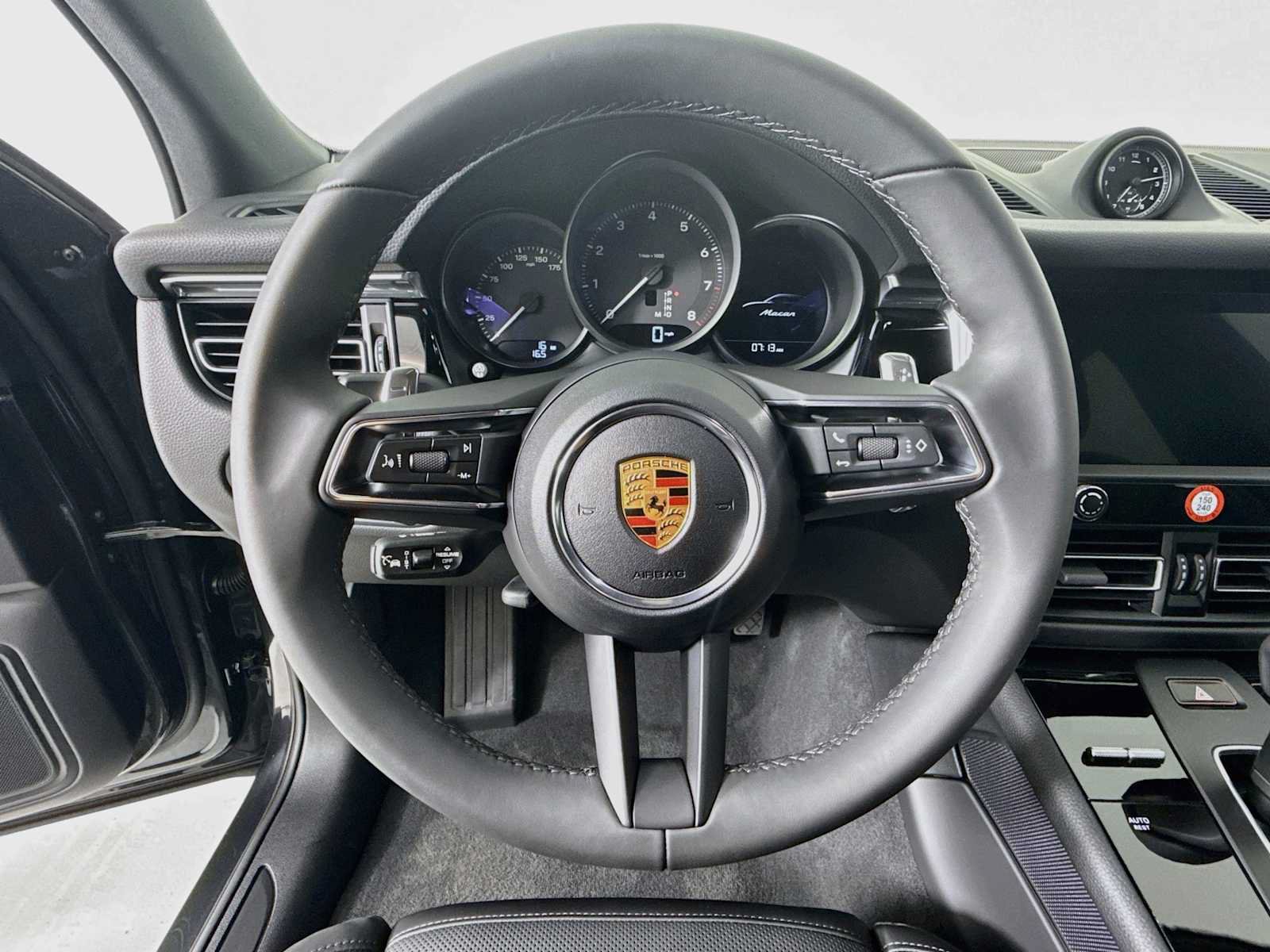 Used 2026 Porsche Macan AWD/4WD image 15