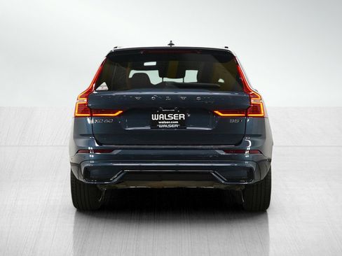 Used 2023 Volvo XC60 B5 Ultimate w/ Climate Package image 4