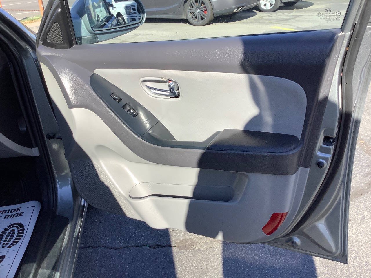 Used 2010 Hyundai Elantra GLS FWD image 30
