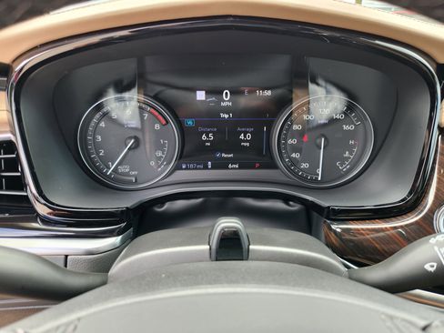 New 2025 Cadillac XT6 Premium Luxury w/ Platinum Package image 36