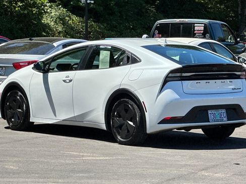 Used 2024 Toyota Prius Prime FWD image 6