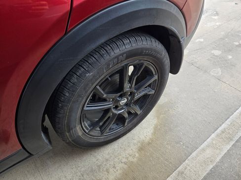 Used 2020 Nissan Kicks SR w/ SR Premium Package image 9