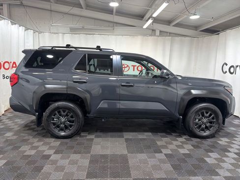 Used 2025 Toyota 4Runner SR5 AWD/4WD image 11