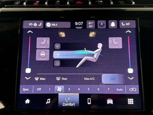 New 2025 Jeep Grand Cherokee Altitude image 22