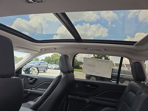New 2025 Lincoln Aviator 2WD w/ Equipment Group 101A image 24