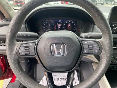 Used 2025 Honda Accord SE image 35