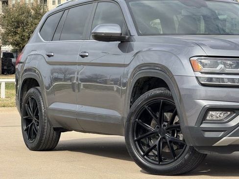 Used 2018 Volkswagen Atlas SE image 3