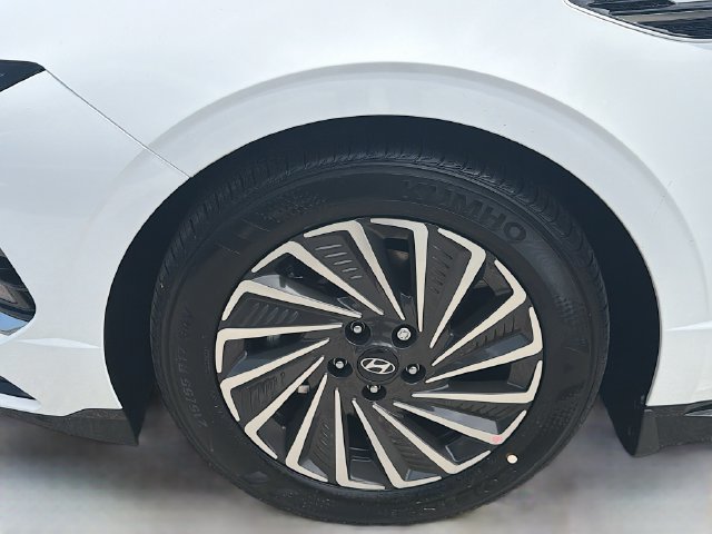 New 2026 Hyundai Sonata SEL FWD image 32