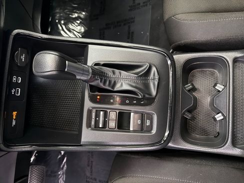 Used 2023 Honda CR-V EX image 32