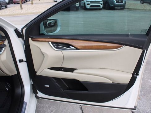 Used 2018 Cadillac XTS Luxury image 21