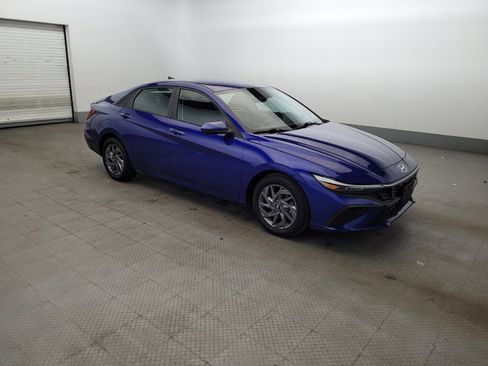 Used 2024 Hyundai Elantra SEL FWD image 11
