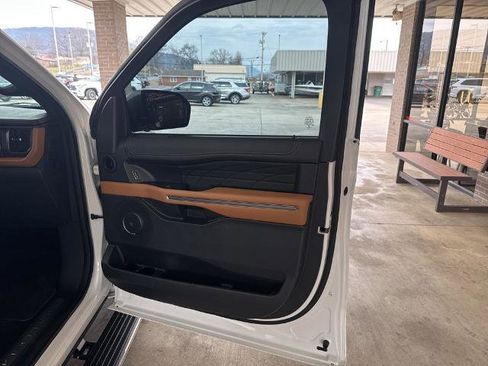 Certified 2022 Ford Expedition Platinum AWD/4WD image 22