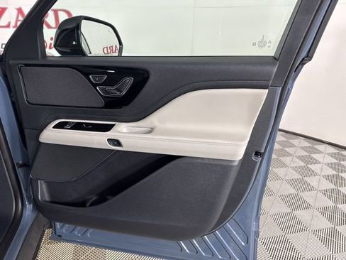 New 2025 Lincoln Aviator 2WD image 21