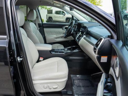Certified 2023 Kia Sorento SX Prestige AWD/4WD image 10