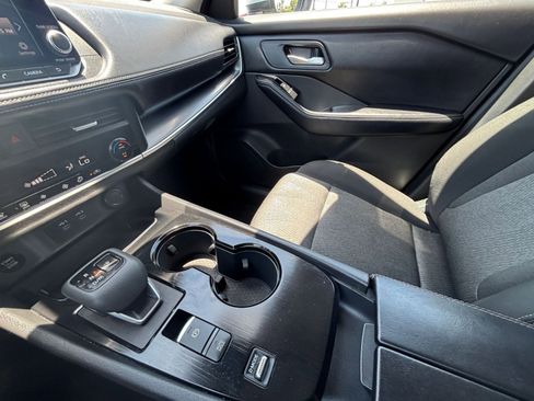 Used 2025 Nissan Rogue SV FWD image 37