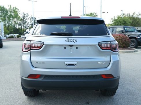 Used 2023 Jeep Compass Sport image 7