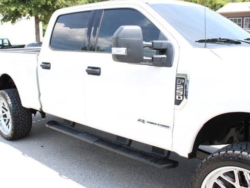 Used 2019 Ford F250 XLT AWD/4WD image 10
