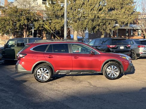 Used 2022 Subaru Outback Premium image 8