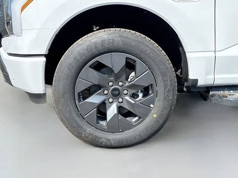 New 2025 Ford F150 Lightning Flash AWD/4WD image 34