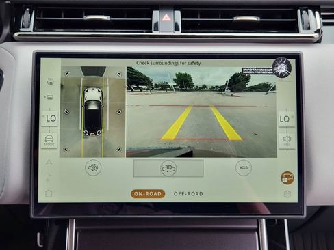 New 2026 Land Rover Range Rover Velar Dynamic SE image 13