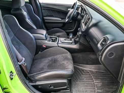 Used 2019 Dodge Charger Scat Pack w/ Dynamics Package RWD image 26
