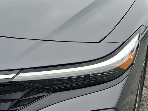 Used 2024 Hyundai Elantra SEL FWD image 10