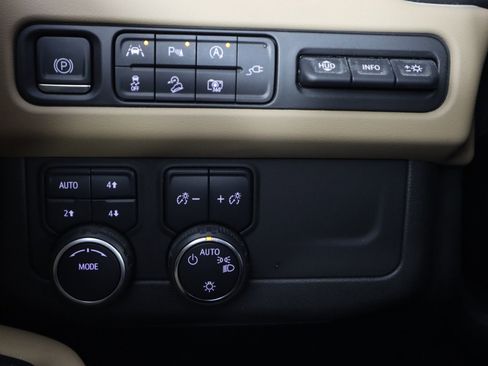 Used 2022 Chevrolet Tahoe Premier image 19