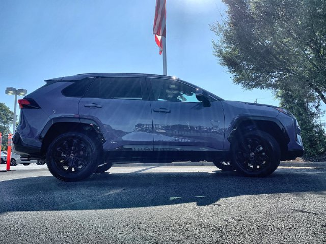 Used 2024 Toyota RAV4 SE w/ Convenience Package AWD/4WD image 9
