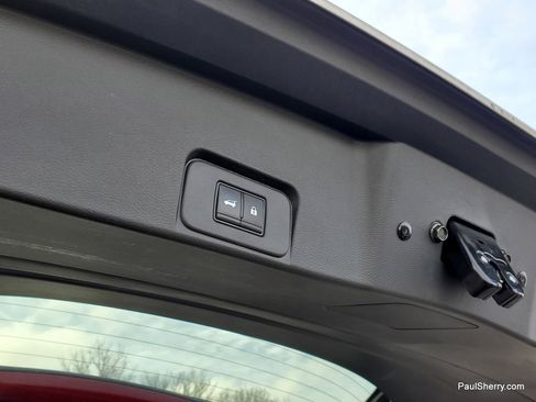 Used 2023 Nissan Rogue SL w/ SL Premium Package image 16