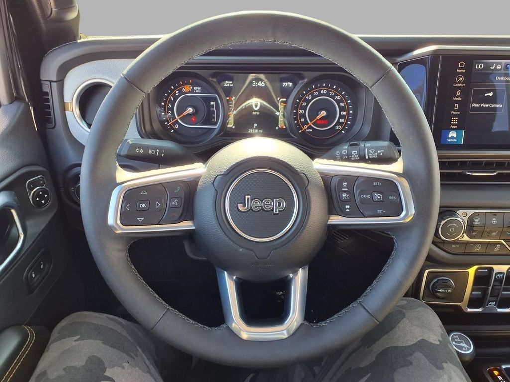 Used 2026 Jeep Wrangler Unlimited Sahara AWD/4WD image 15