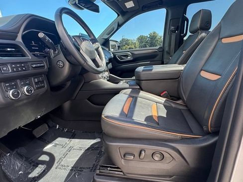 Used 2024 GMC Yukon XL AT4 w/ Technology Package AWD/4WD image 24