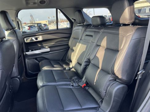 Certified 2024 Ford Explorer XLT image 23