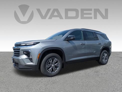 New 2026 Chevrolet Traverse LT FWD image 2