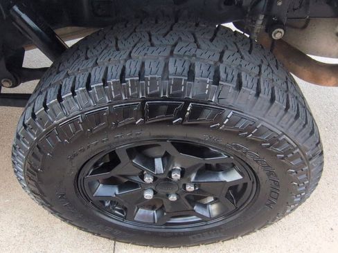 Used 2022 Jeep Gladiator Sport image 20