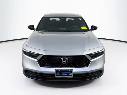 Used 2025 Honda Accord Sport image 2