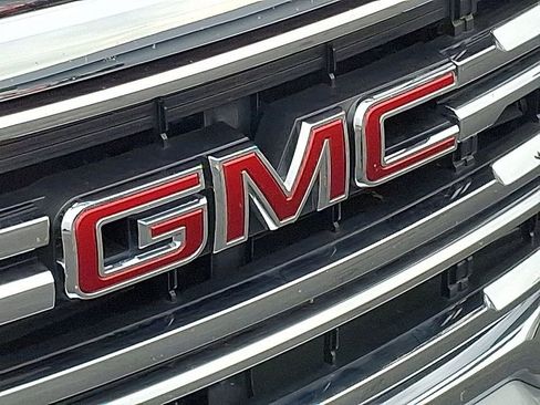 Used 2023 GMC Acadia SLE w/ Driver Convenience Package image 30