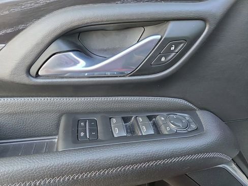 Used 2021 GMC Yukon XL Denali w/ Denali Premium Package image 16