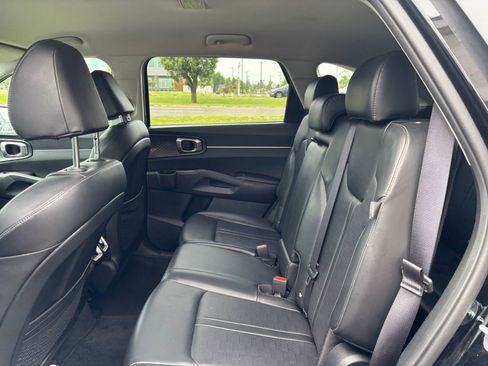Used 2024 Kia Sorento S FWD image 27