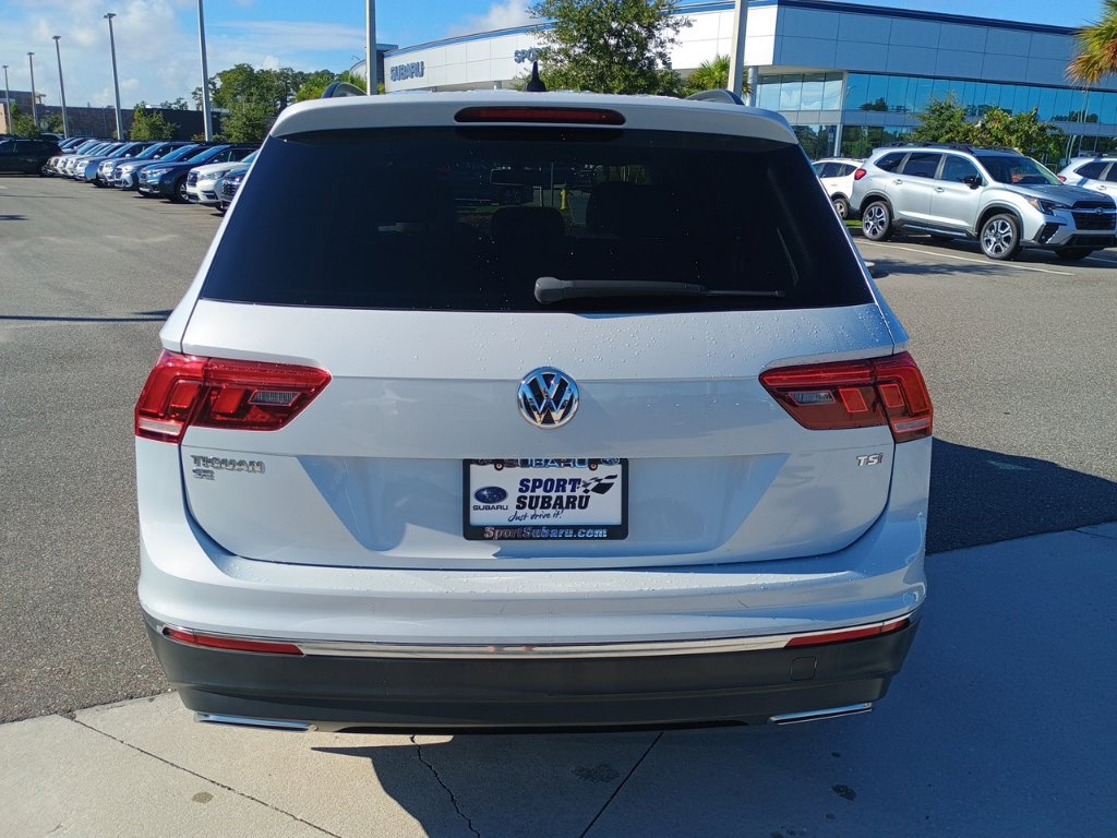 Used 2018 Volkswagen Tiguan SE w/ 18" Alloy Wheels Package FWD image 6