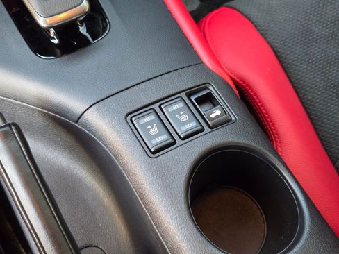 Used 2024 Nissan Z Performance w/ Floor Mat Package image 19