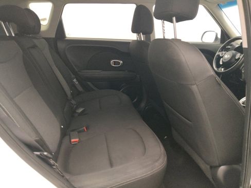 Used 2018 Kia Soul + image 19